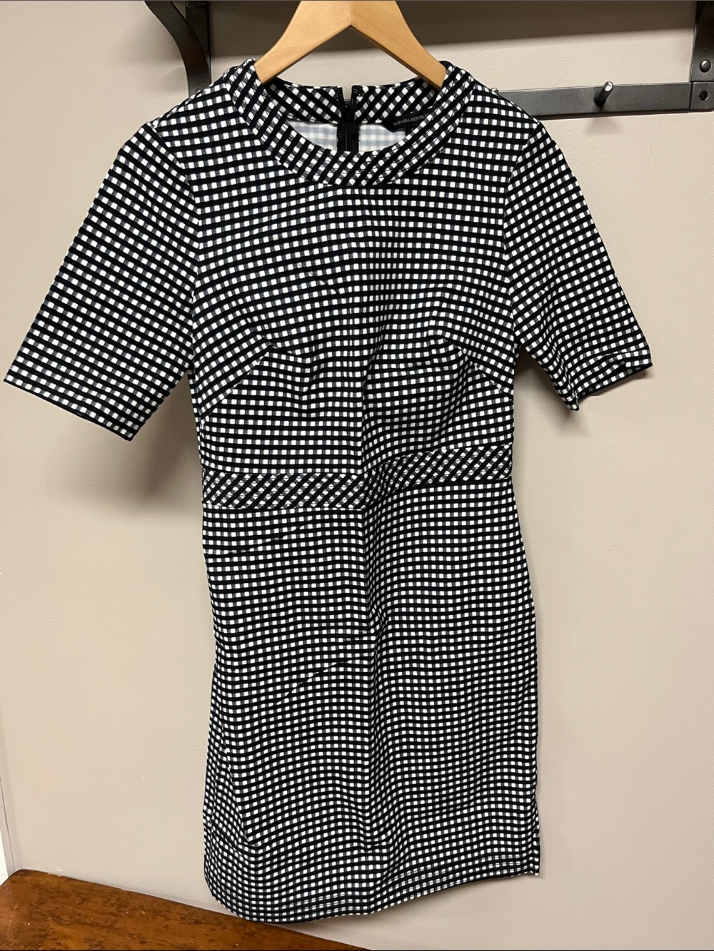 Banana Republic Black & White Gingham Short-Sleeve Work Dress